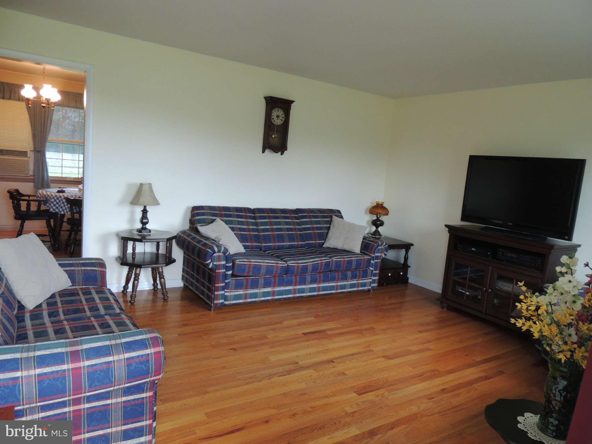 8441 Woodville Road Mount Airy, MD 21771 - Photo 3 of 24 Living Room