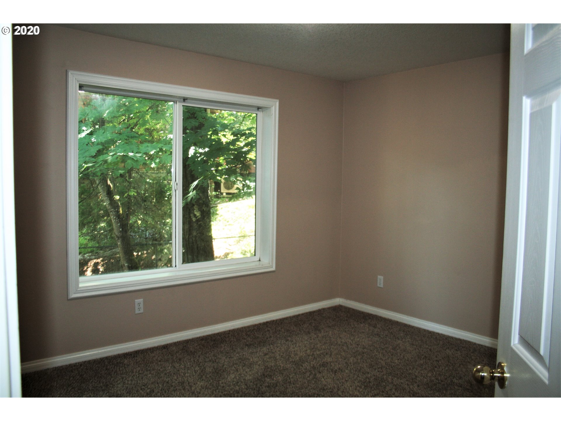 901 South 72nd Street Springfield, OR 97478 - Photo 11 of 16