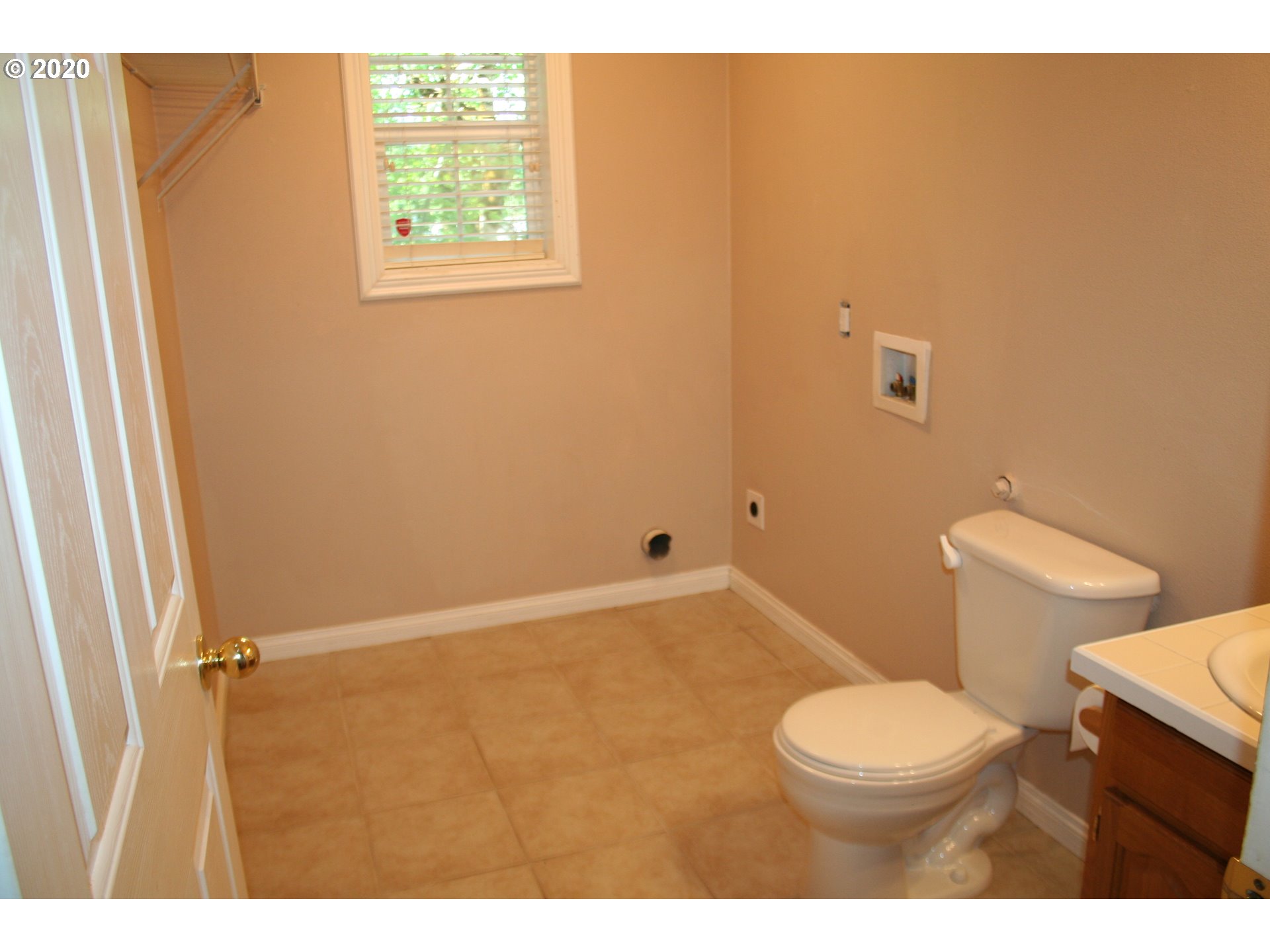 901 South 72nd Street Springfield, OR 97478 - Photo 14 of 16