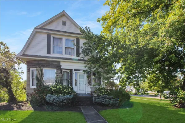 $159,900 | 229 West 4th Street, Port Clinton, OH 43452