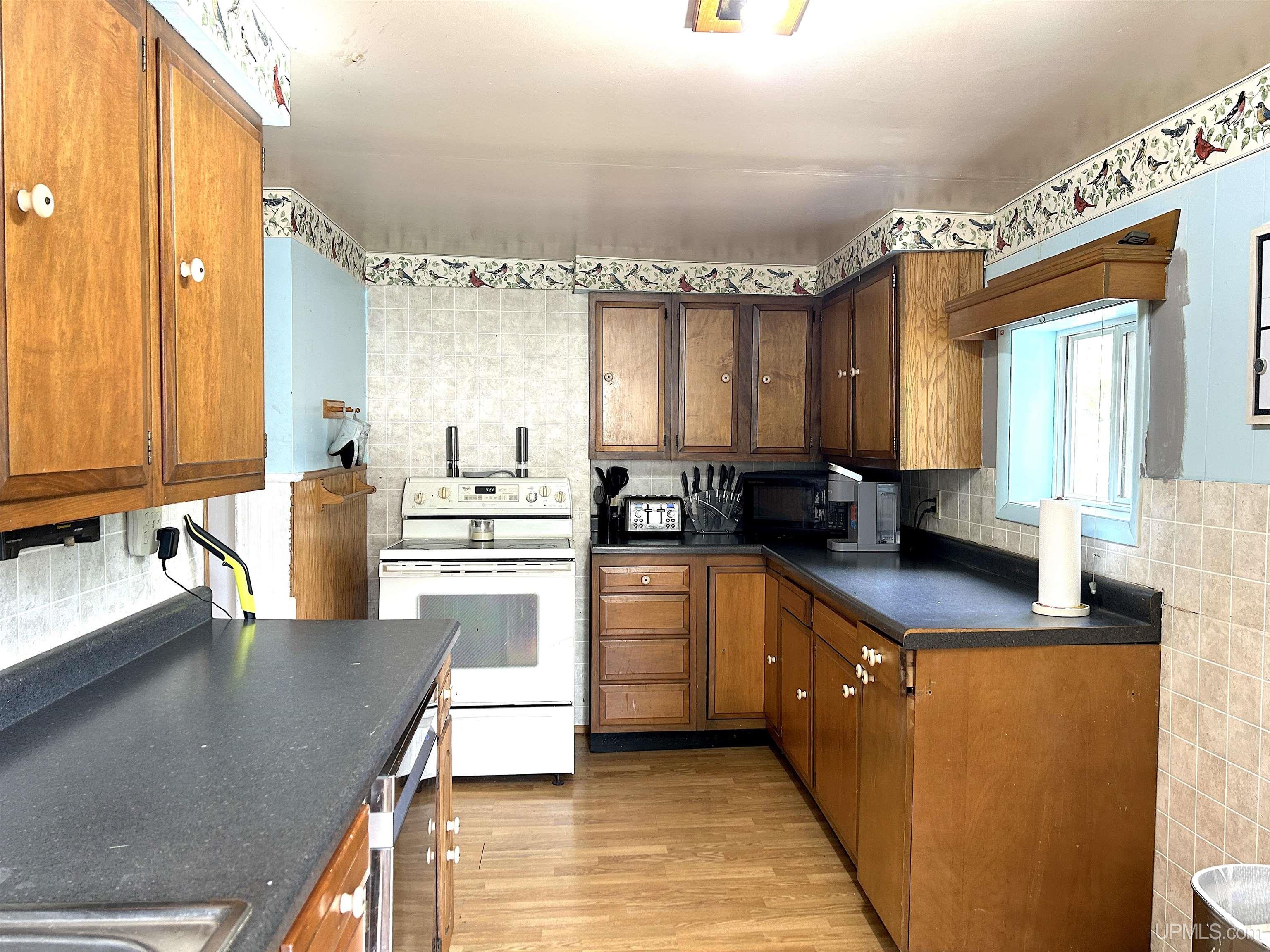 746 Maurice Street Ishpeming, MI 49849 - Photo 11 of 31