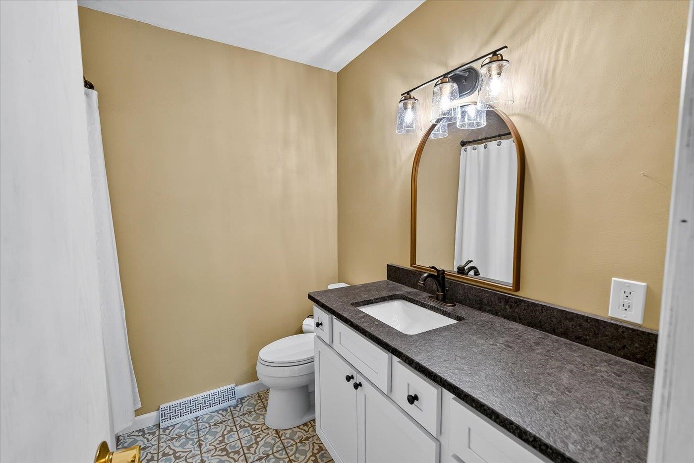 1401 Frisch Road Madison, WI 53711 - Photo 32 of 41