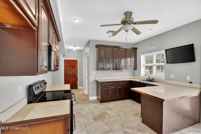 $299,900 | 17161 Fenton Dedeaux Road, Kiln, MS 39556