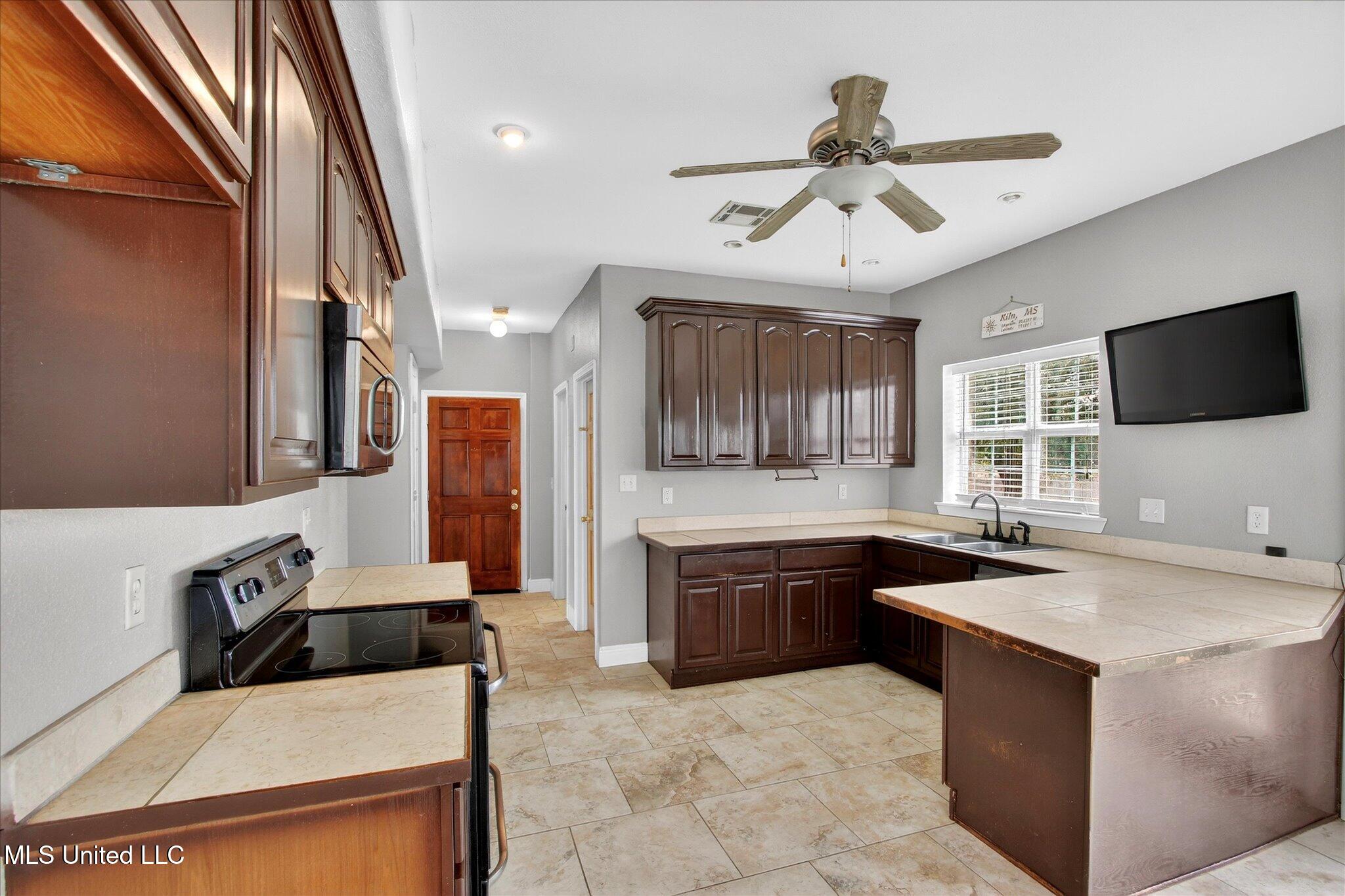 17161 Fenton Dedeaux Road Kiln, MS 39556 - Photo 7 of 29 13-012_IMG_0290