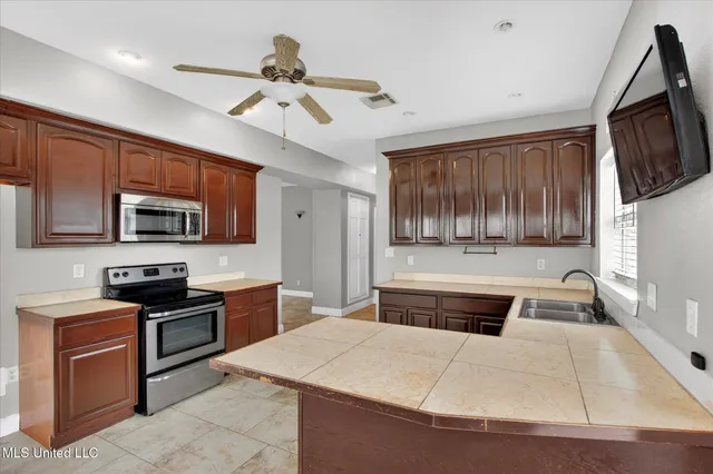 $299,900 | 17161 Fenton Dedeaux Road, Kiln, MS 39556