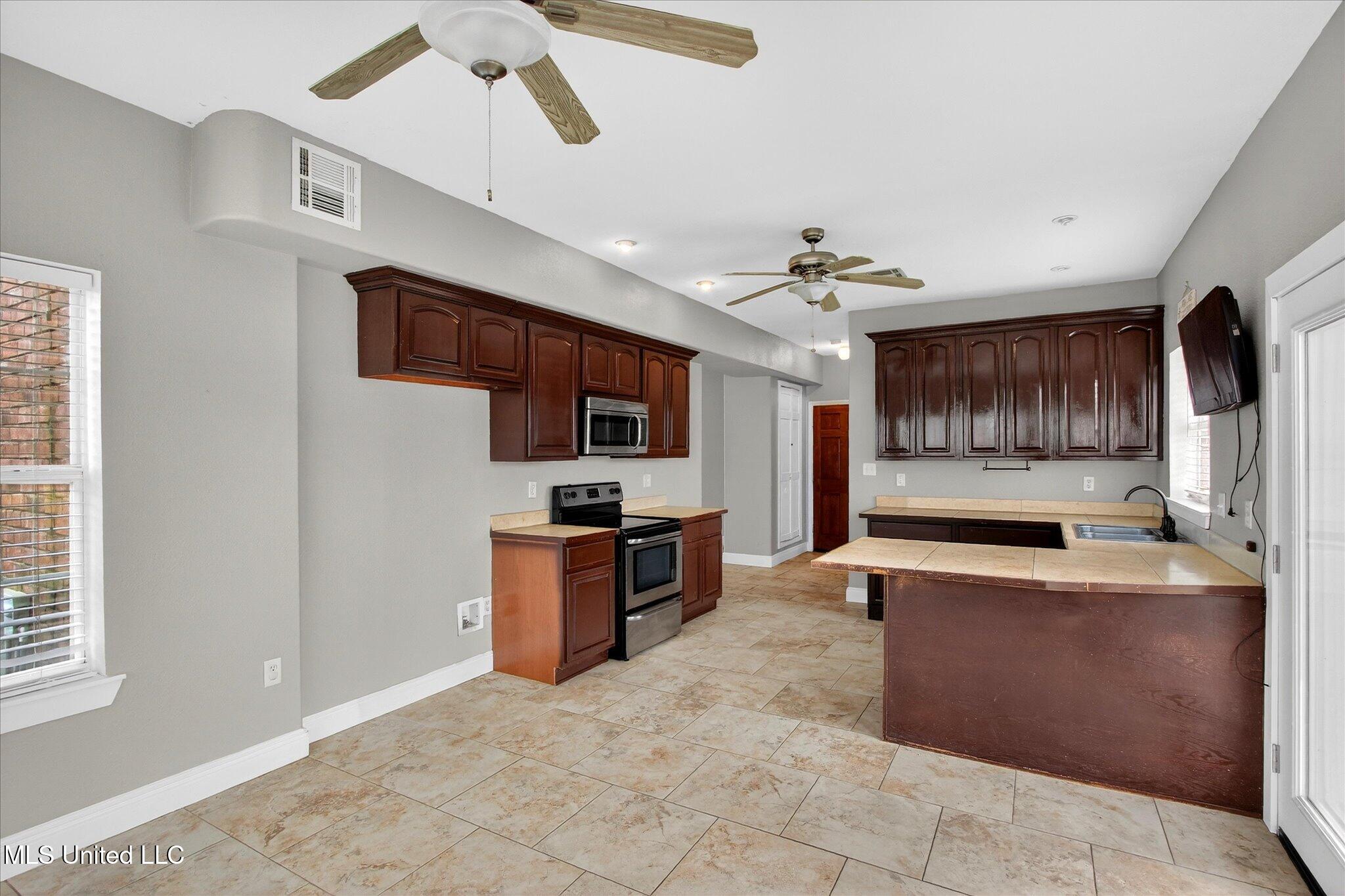 17161 Fenton Dedeaux Road Kiln, MS 39556 - Photo 10 of 29 17-016_IMG_0311