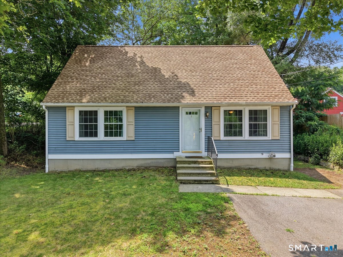 124 Yantic Road Norwich, CT 06389 - Photo 2 of 24