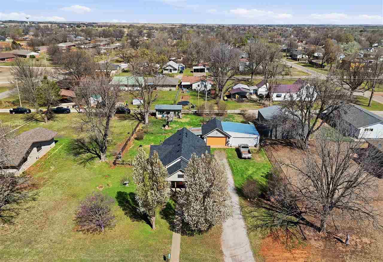 809 Locust Street Perry, OK 73077 - Photo 3 of 42 Gallery Image 3
