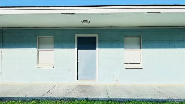 $600 | 903 West 1st Street, Mission, TX 78572