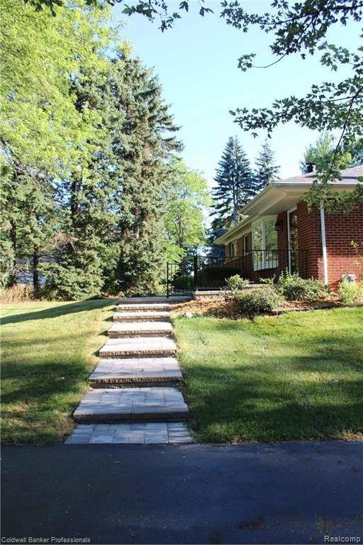 2330 Oklahoma Court Rochester Hills, MI 48309 - Photo 5 of 28