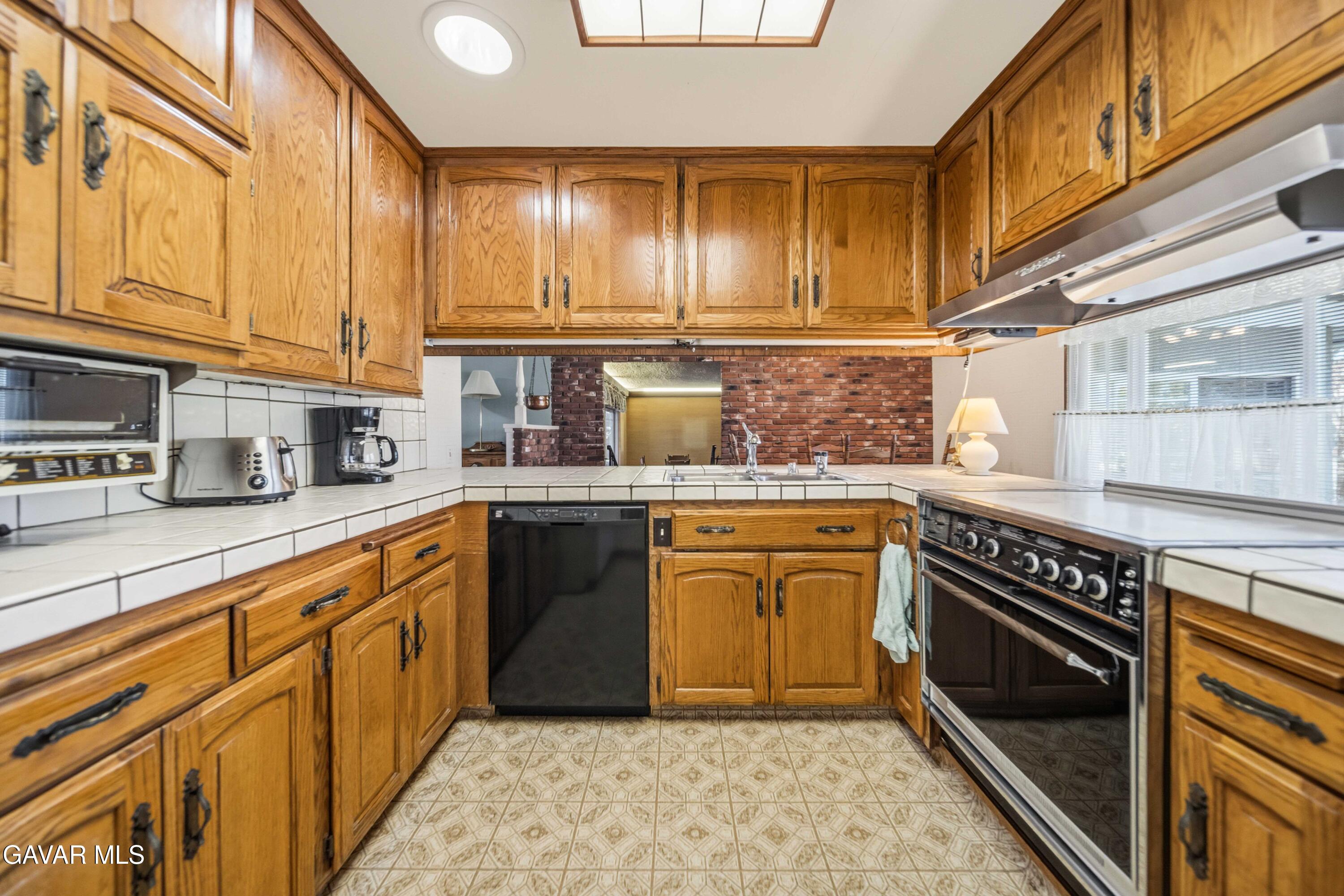 10739 Reseda Boulevard Porter Ranch, CA 91326 - Photo 16 of 57 10739 Reseda Blvd Porter Ranch-16