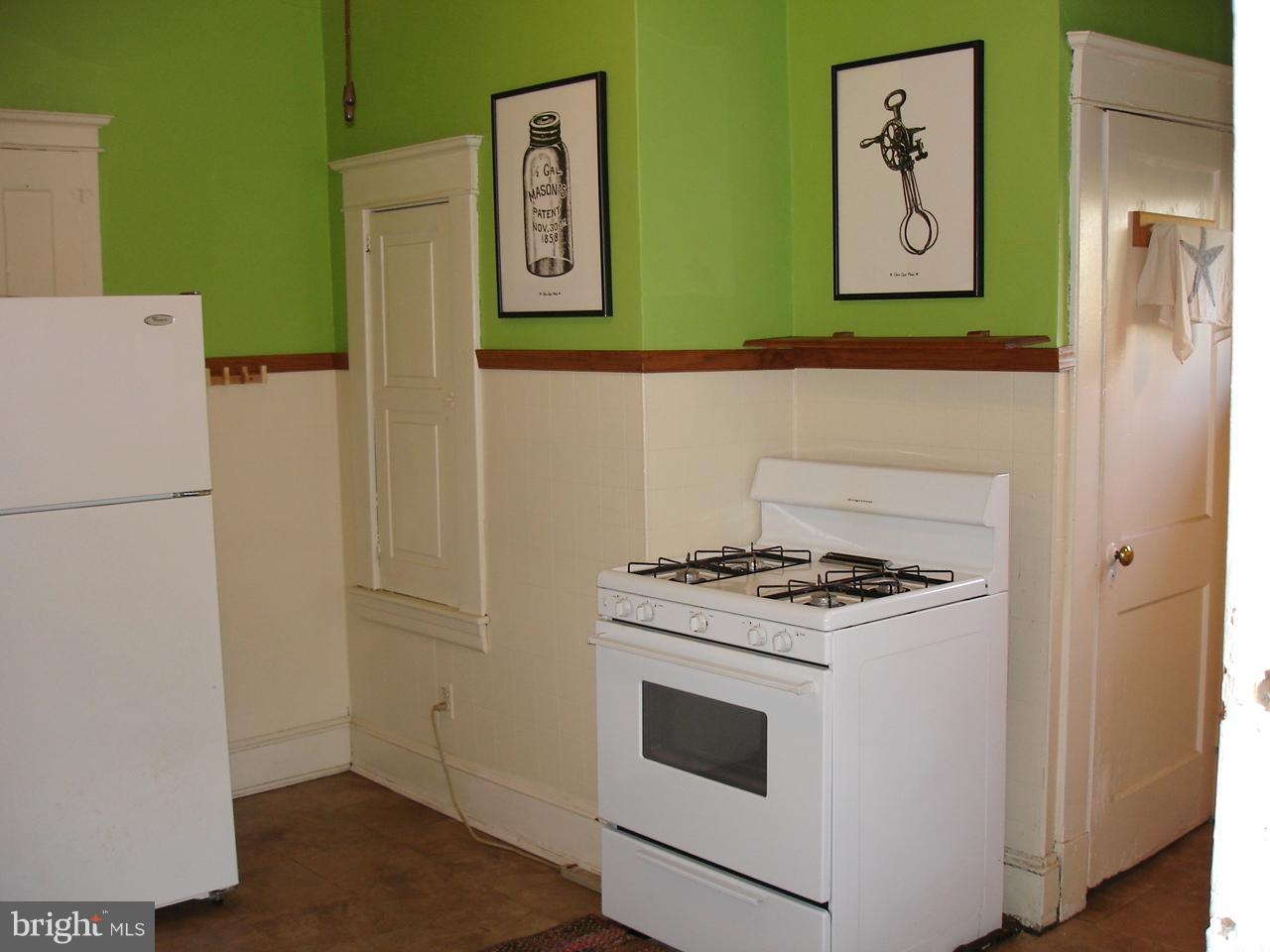 1805 Portship Road Baltimore, MD 21222 - Photo 11 of 27 Kitchen