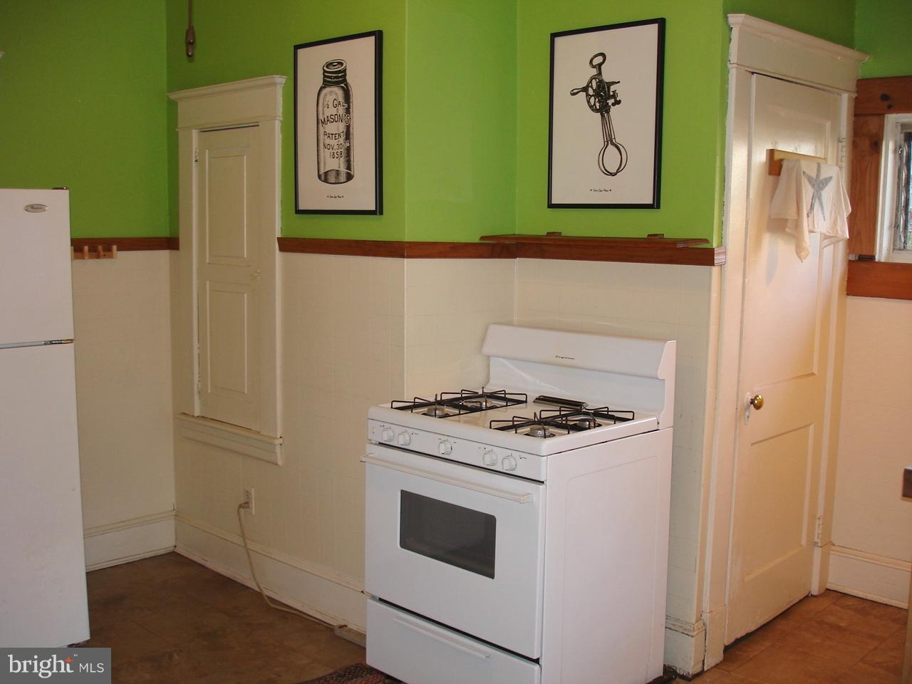 1805 Portship Road Baltimore, MD 21222 - Photo 13 of 27 Kitchen