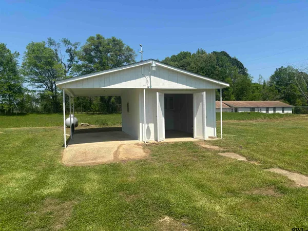 $1,900 | 6282 Farm To Market 2254, Pittsburg, TX 75686