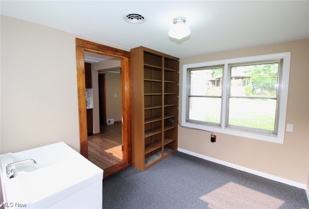 10210 Stone Road Cleveland, OH 44125 - Photo 17 of 35