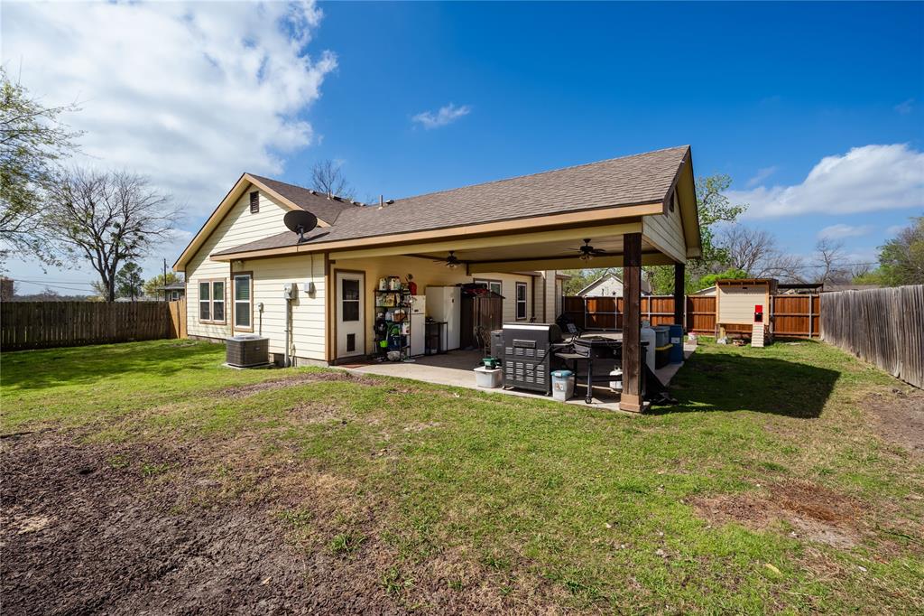 105 South 6th Street Celeste, TX 75423 - Photo 23 of 34 a view of a house with backyard porch and sitting area