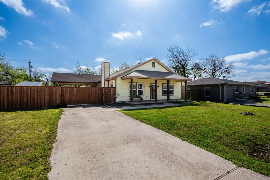 105 South 6th Street Celeste, TX 75423 - Photo 33 of 34 a front view of a house with garden