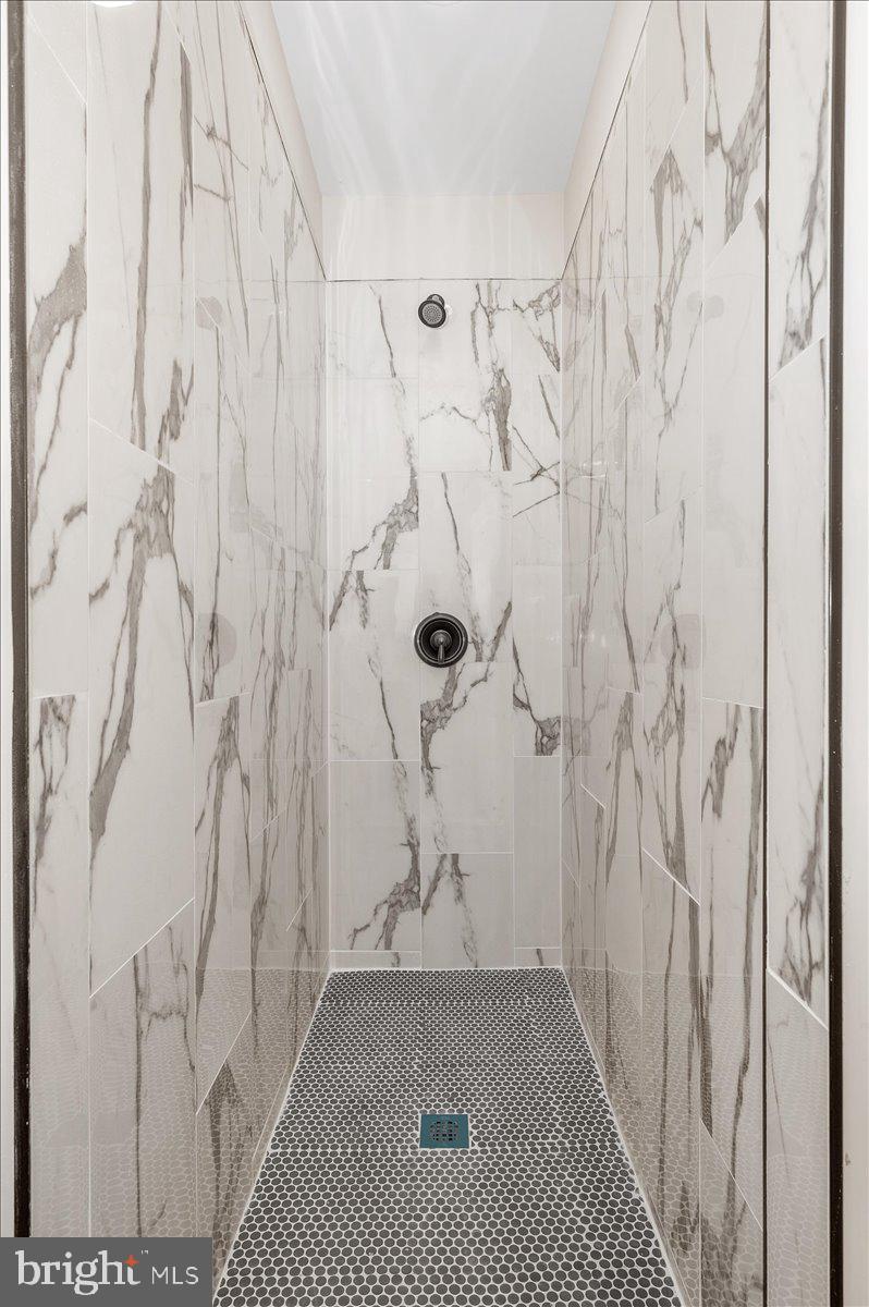 9932 Kelly Road Frederick, MD 21701 - Photo 43 of 74 Owners Bathroom