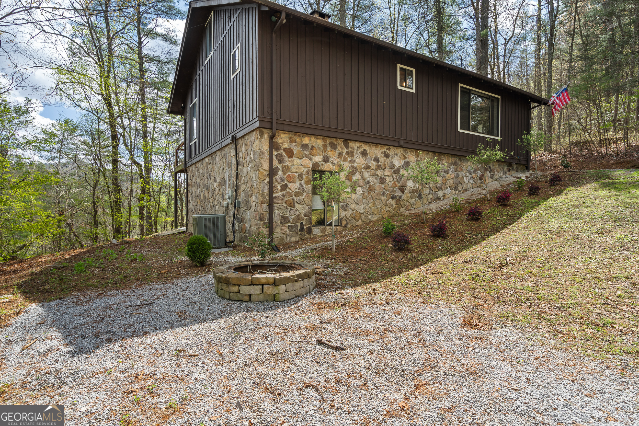 426 Crow Creek Road Lakemont, GA 30552 - Photo 5 of 60 a backyard of a house