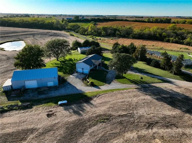 $525,000 | 1277 200th Street, Hiawatha, KS 66434