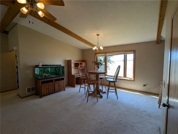 $525,000 | 1277 200th Street, Hiawatha, KS 66434