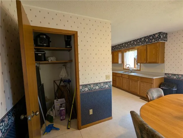 $525,000 | 1277 200th Street, Hiawatha, KS 66434