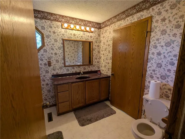 $525,000 | 1277 200th Street, Hiawatha, KS 66434