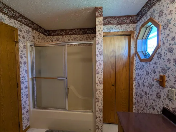 $525,000 | 1277 200th Street, Hiawatha, KS 66434