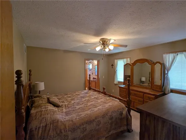 $525,000 | 1277 200th Street, Hiawatha, KS 66434