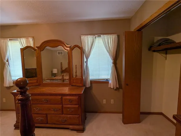 $525,000 | 1277 200th Street, Hiawatha, KS 66434