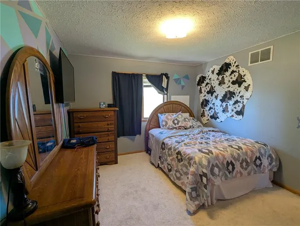 $525,000 | 1277 200th Street, Hiawatha, KS 66434