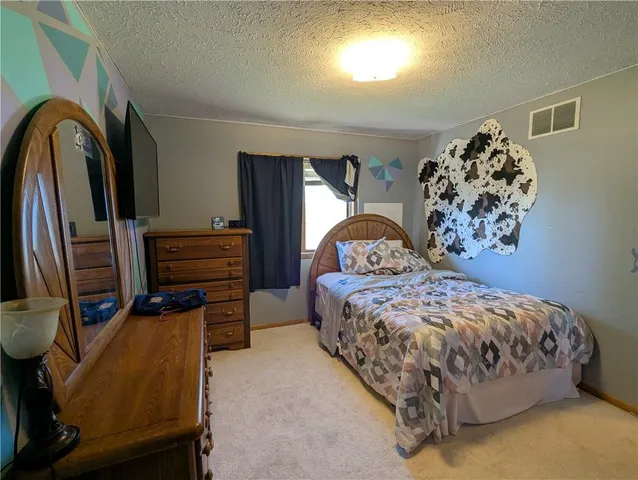 $525,000 | 1277 200th Street, Hiawatha, KS 66434