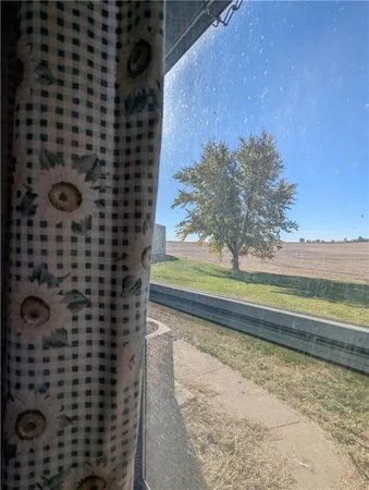 $525,000 | 1277 200th Street, Hiawatha, KS 66434