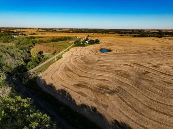 $525,000 | 1277 200th Street, Hiawatha, KS 66434