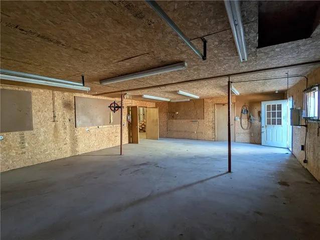 $525,000 | 1277 200th Street, Hiawatha, KS 66434