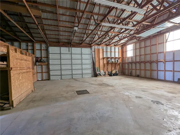 $525,000 | 1277 200th Street, Hiawatha, KS 66434