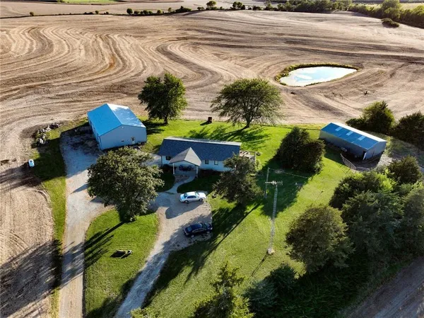 $525,000 | 1277 200th Street, Hiawatha, KS 66434