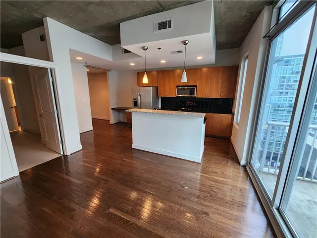 $1,795 | 44 Peachtree Place Northeast, Unit 1327, Atlanta, GA 30309