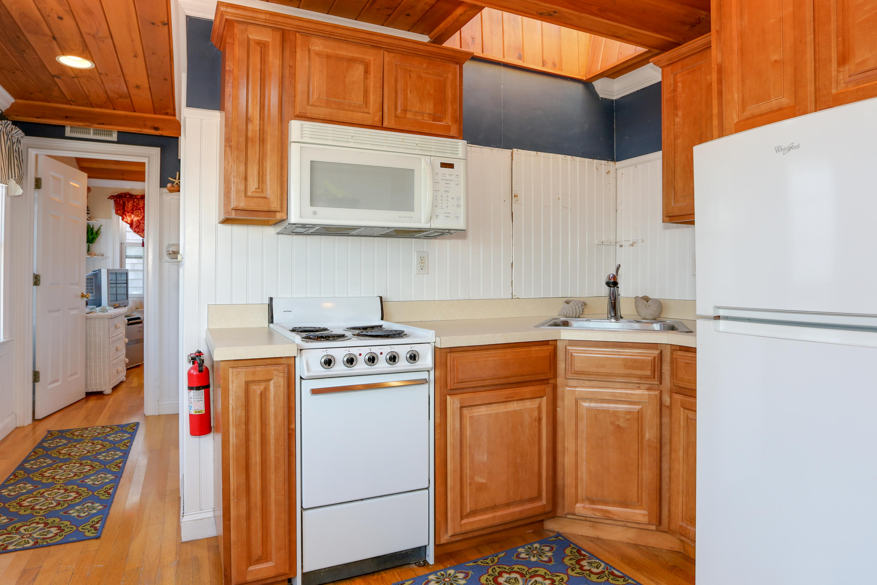 9 Windemere Road, Unit 4 West Yarmouth, MA 02673 - Photo 9 of 16 9winHR-8
