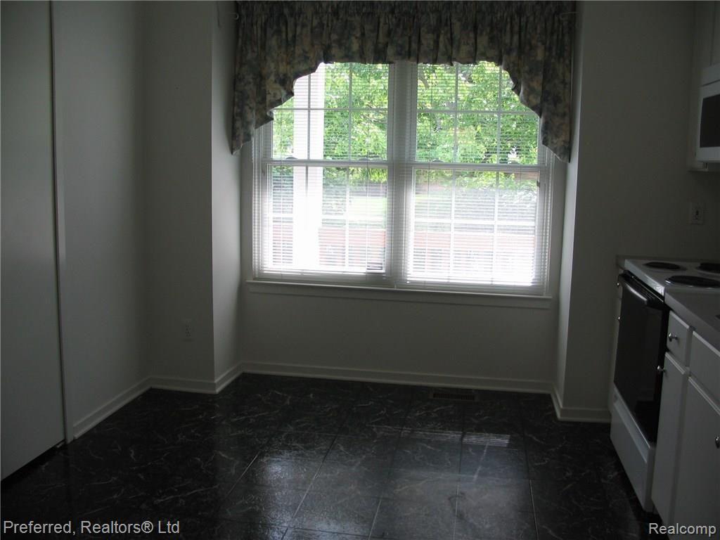 30812 Golden Ridge, Unit 171 Novi, MI 48377 - Photo 8 of 28