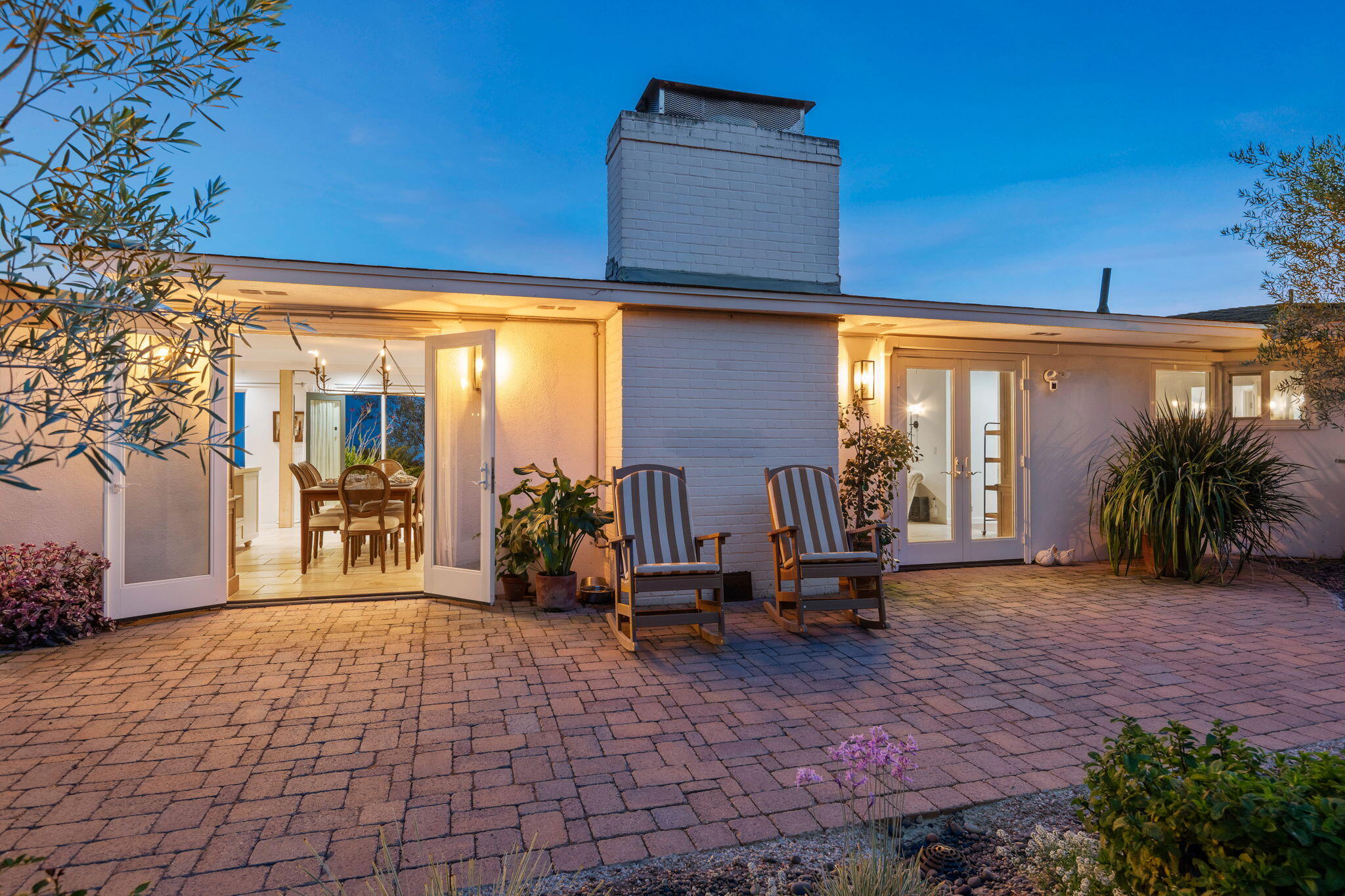 1144 Arbolado Road Santa Barbara, CA 93103 - Photo 39 of 40 19-Back Yard (twilight)