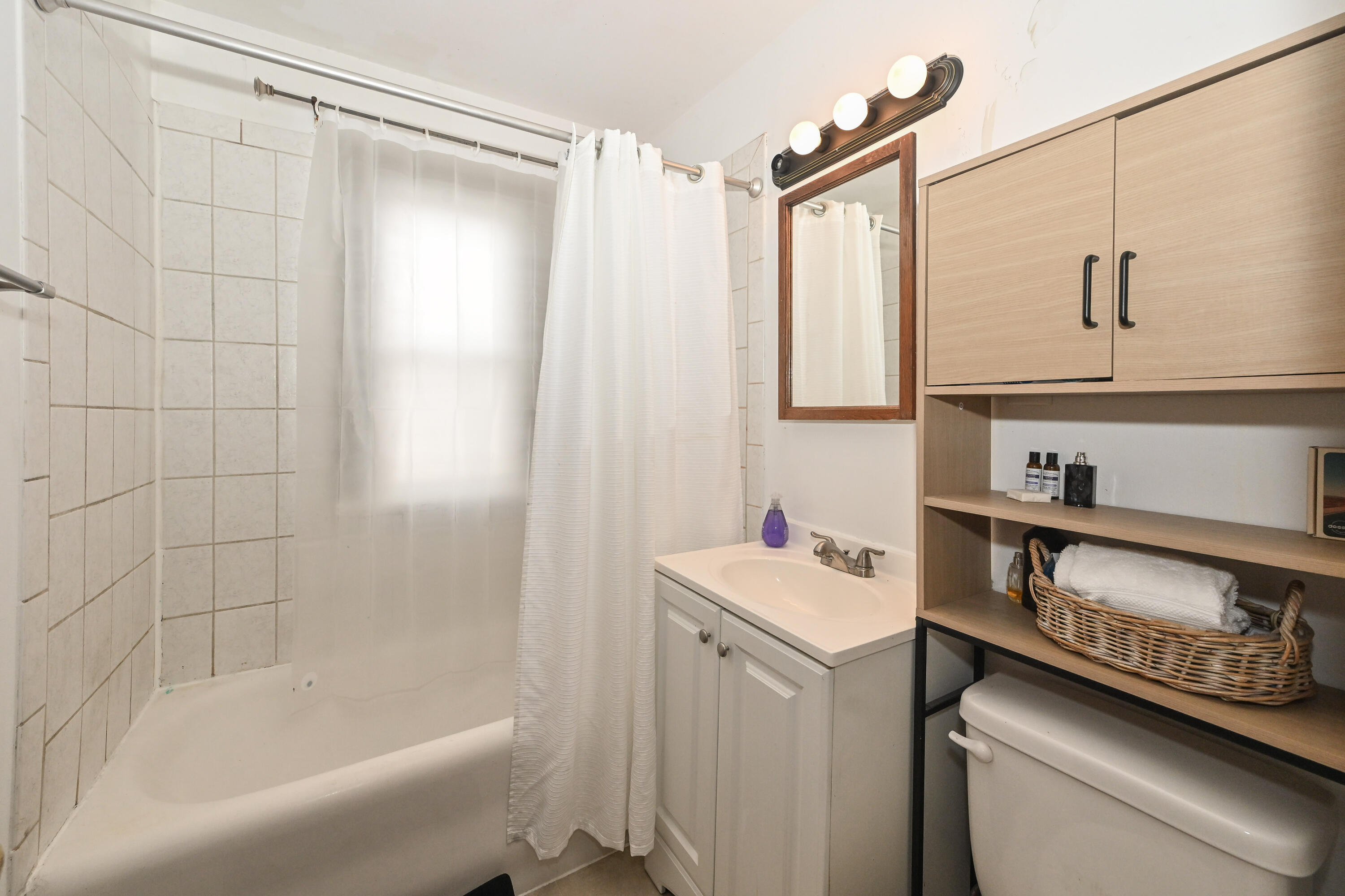 2001 South 90th Street West Allis, WI 53227 - Photo 9 of 25 Full Bath Lower Unit