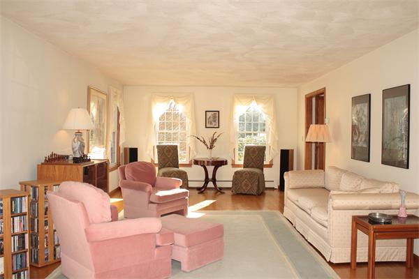 35 Joshua Road Wrentham, MA 02093 - Photo 17 of 30 Gallery Image 17