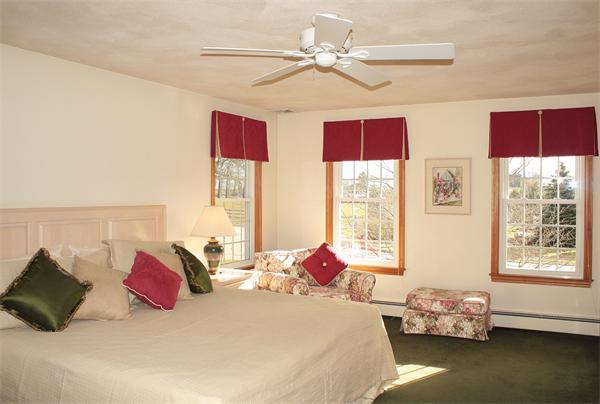 35 Joshua Road Wrentham, MA 02093 - Photo 4 of 30 Gallery Image 4