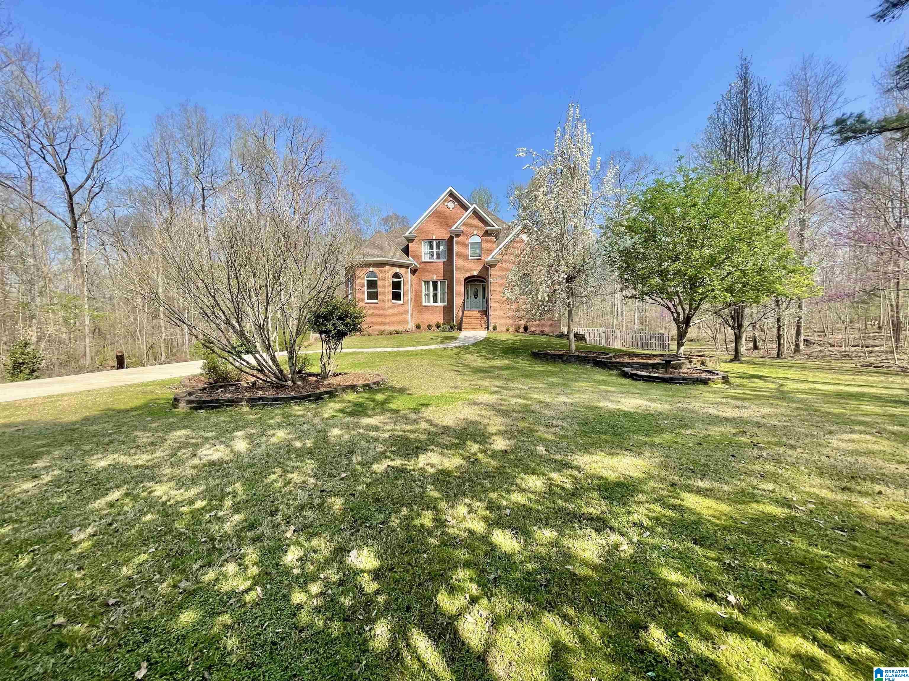 114 Hunset Mill Lane Pelham, AL 35124 - Photo 2 of 54