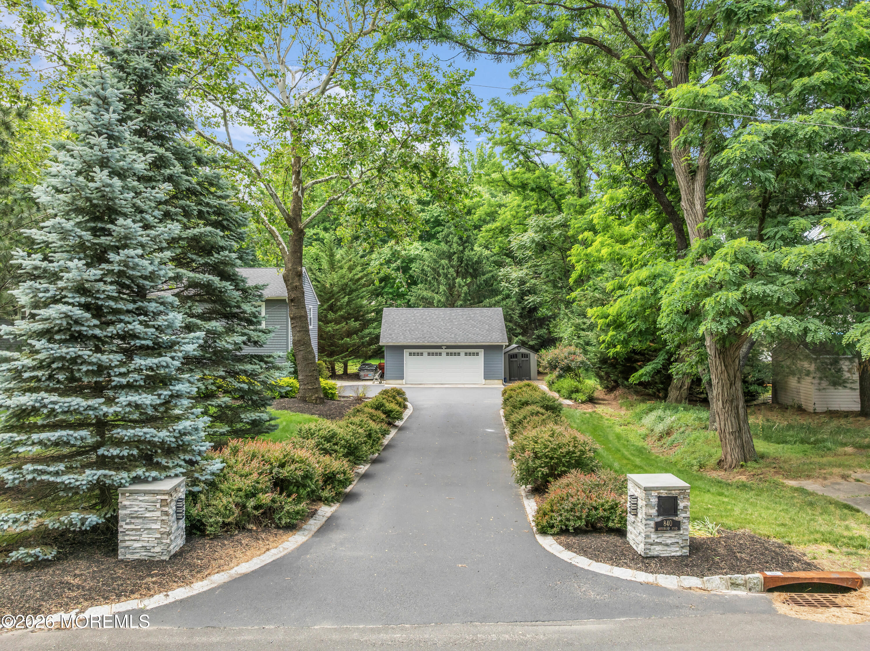840 Nutswamp Road Red Bank, NJ 07701 - Photo 4 of 54 DETACH