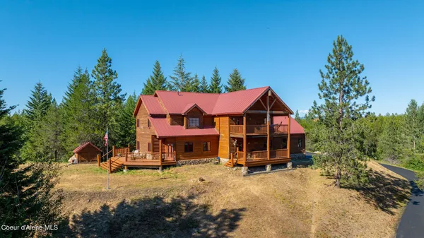 $1,949,000 | 8899 Coeur D'Alene Drive, Spirit Lake, ID 83869