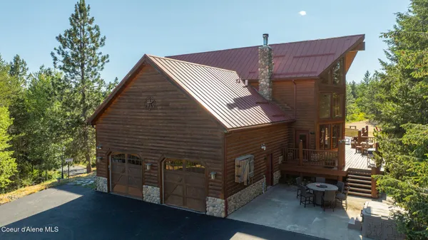 $1,949,000 | 8899 Coeur D'Alene Drive, Spirit Lake, ID 83869