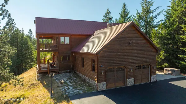 $1,949,000 | 8899 Coeur D'Alene Drive, Spirit Lake, ID 83869