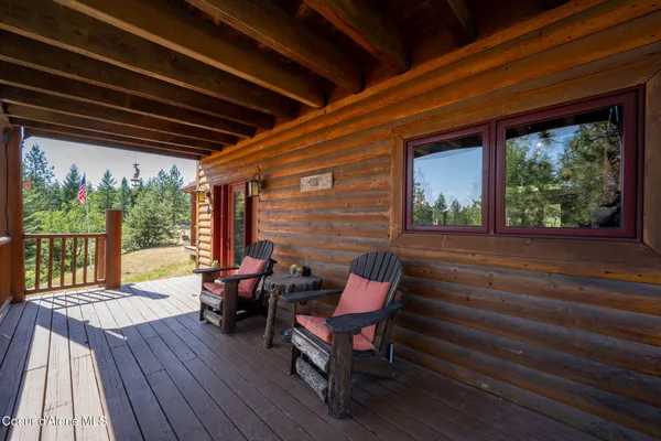 $1,949,000 | 8899 Coeur D'Alene Drive, Spirit Lake, ID 83869